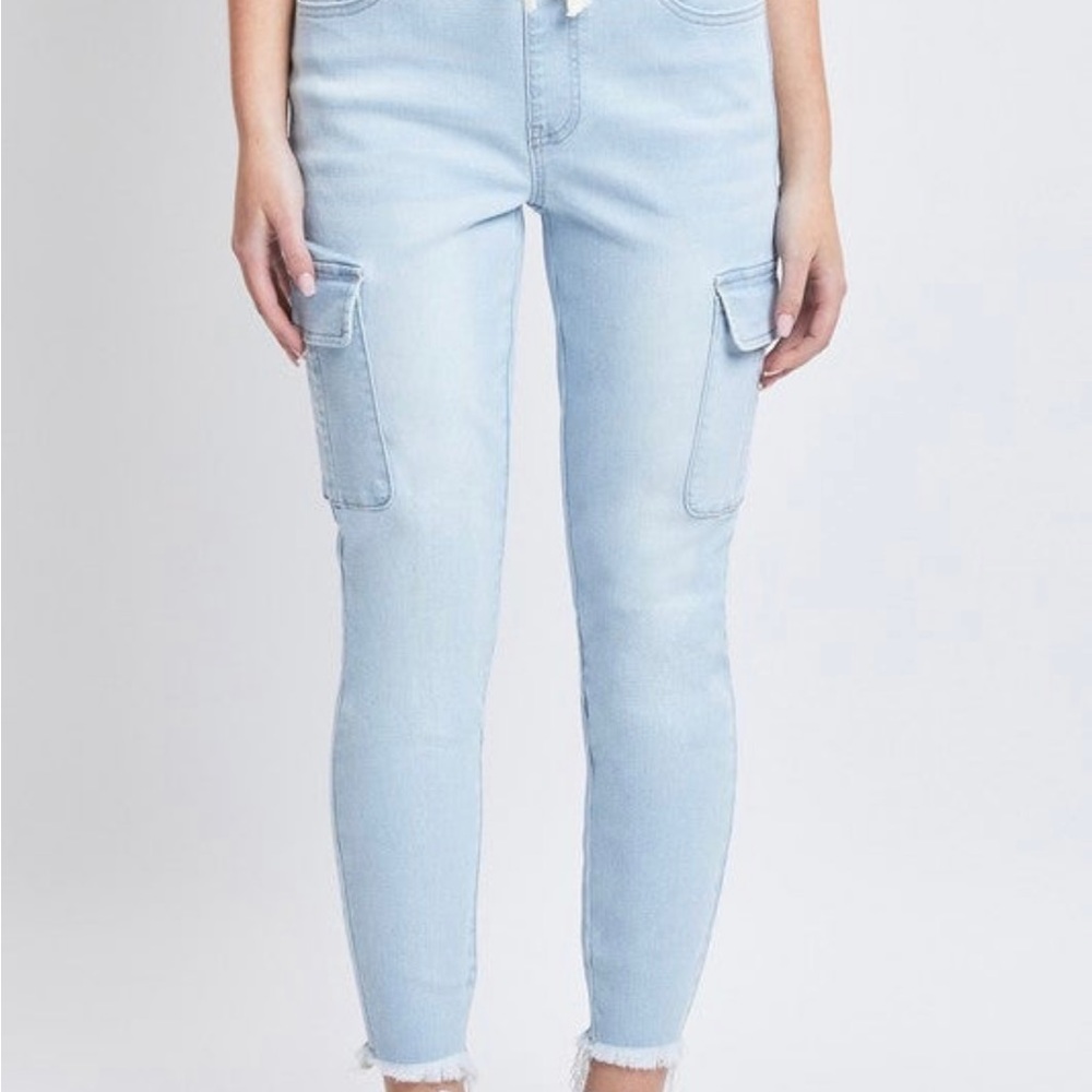 NWT, YMI Cargo Joggers in Light Wash, Size Large